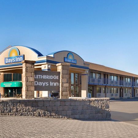 Days Inn By Wyndham Lethbridge Bagian luar foto